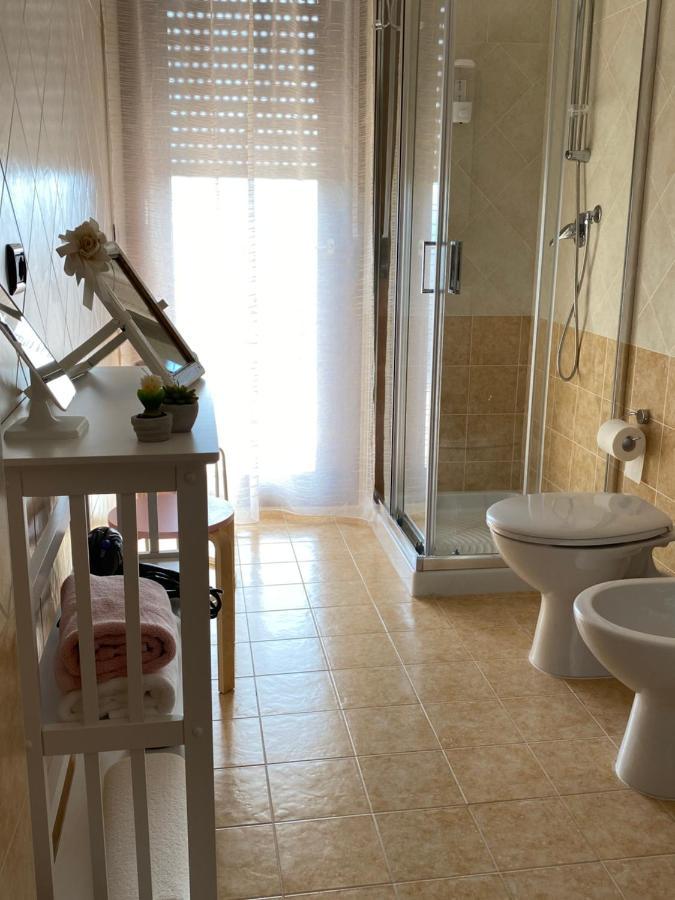 B&B Come A Casa Citta Sant'Angelo Bagian luar foto