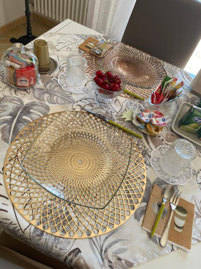 B&B Come A Casa Citta Sant'Angelo Bagian luar foto