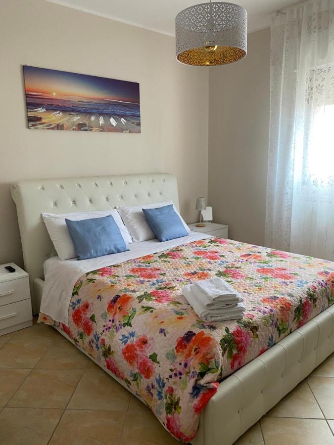 B&B Come A Casa Citta Sant'Angelo Bagian luar foto