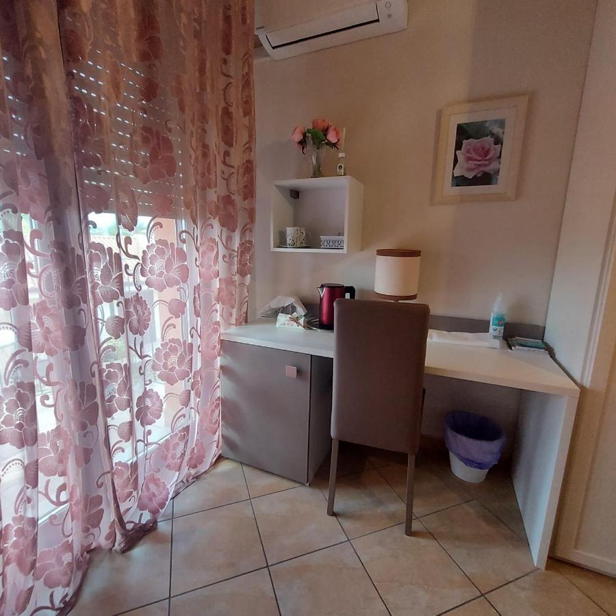 B&B Come A Casa Citta Sant'Angelo Bagian luar foto