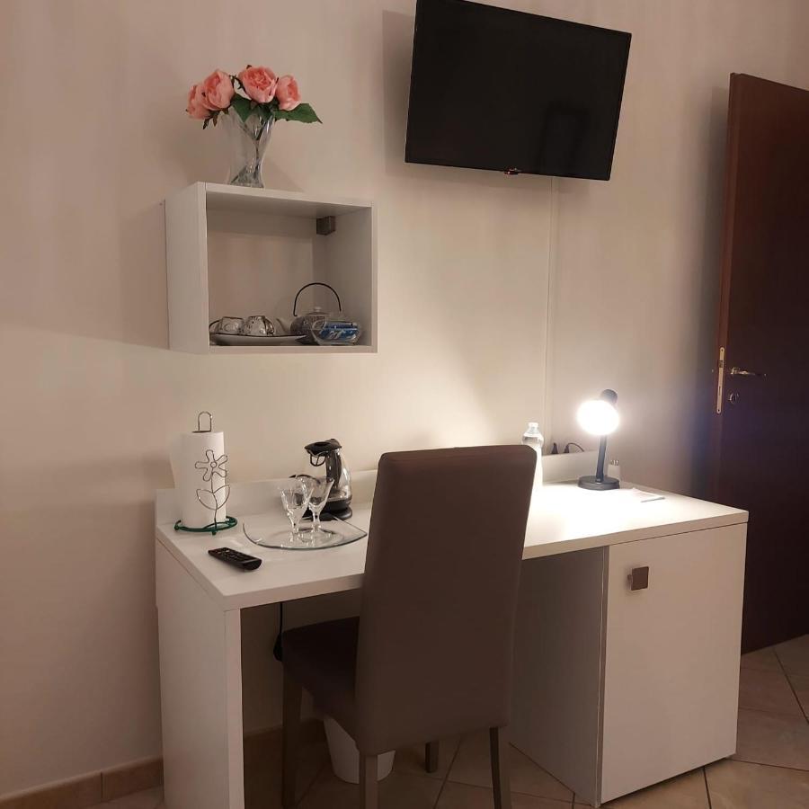 B&B Come A Casa Citta Sant'Angelo Bagian luar foto