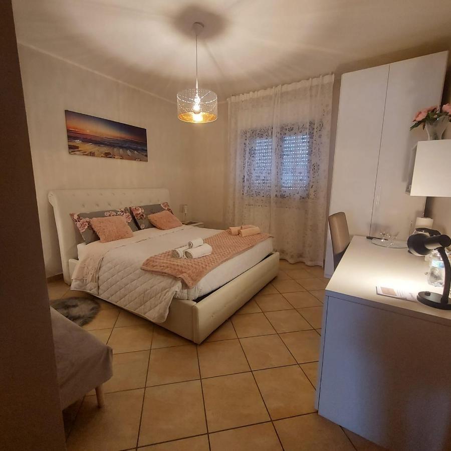 B&B Come A Casa Citta Sant'Angelo Bagian luar foto